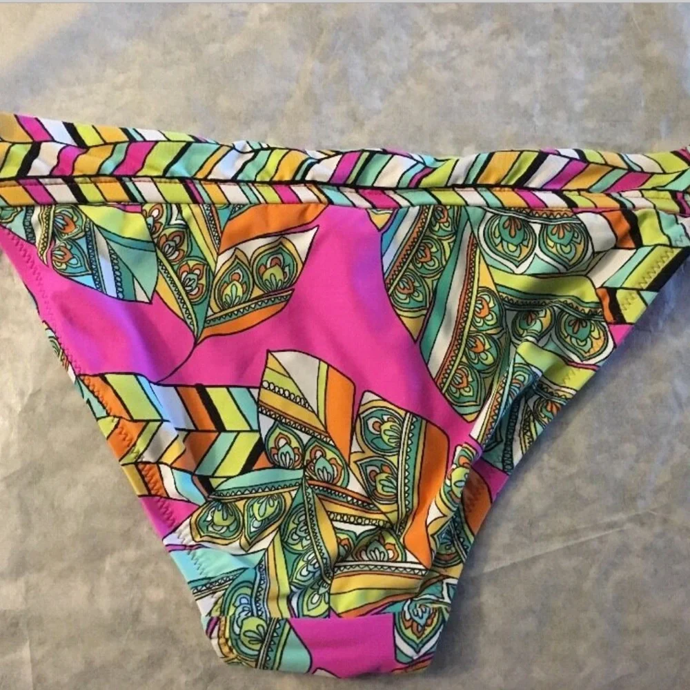 NWT! Trina Turk Tuvalu Knot Side‎ Hipster Bottom